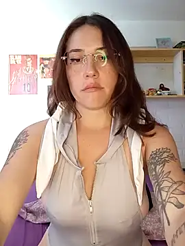 Snapshot of sereluxz chatting on 6, 10, 2025 sereluxz online show from 6, 10, 2025