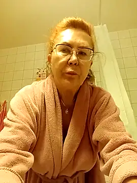 Hottie-Mom online show from 12, 10, 2025