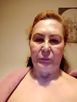 Hottie-Mom online show from 18, 5, 2026