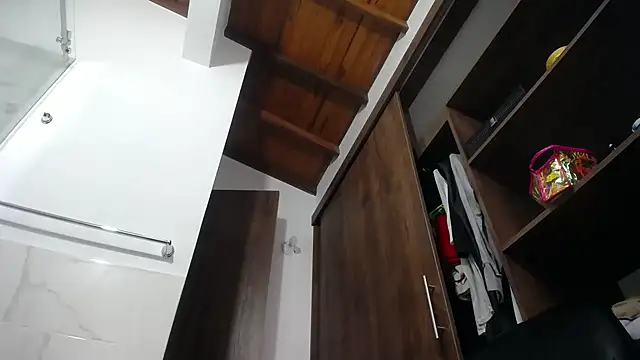 Snapshot of fisting_room chatting on 11, 9, 2025 fisting room online show from 11, 9, 2025