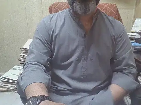 Snapshot of hairymaster95 chatting on 8, 10, 2025 hairymaster95 online show from 8, 10, 2025