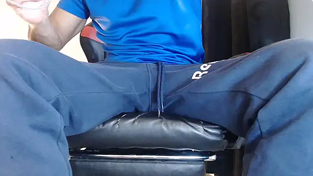 Snapshot of ErosFindomKing chatting on 18, 11, 2025 ErosFindomKing online show from 18, 11, 2025