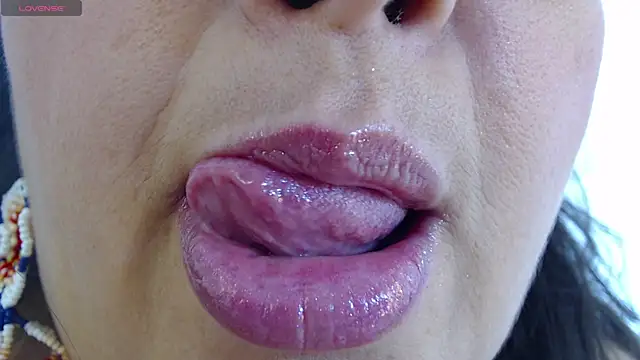 Snapshot of Kerly_Doll chatting on 5, 2, 2025 Kerly Doll online show from 5, 2, 2025