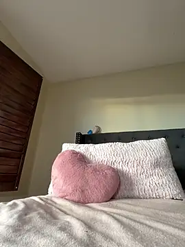 Snapshot of Cum2Charm chatting on 7, 2, 2025 Cum2Charm online show from 7, 2, 2025