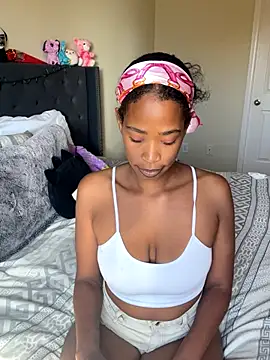 Snapshot of Cum2Charm chatting on 23, 9, 2025 Cum2Charm online show from 23, 9, 2025