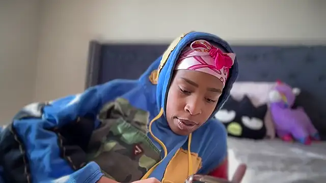 Snapshot of Cum2Charm chatting on 10, 11, 2025 Cum2Charm online show from 10, 11, 2025