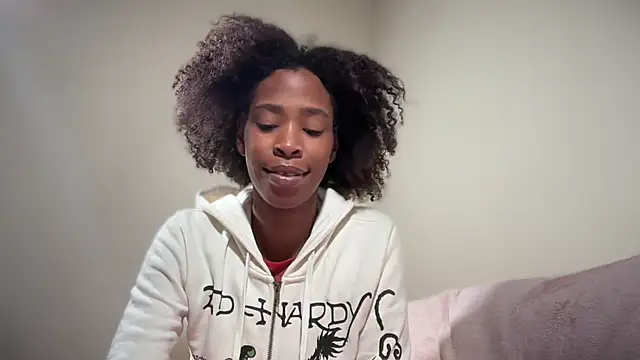 Snapshot of Cum2Charm chatting on 23, 11, 2025 Cum2Charm online show from 23, 11, 2025