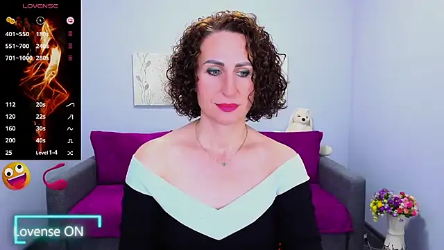 Snapshot of Nia_Smithh chatting on 13, 11, 2025 Nia Smithh online show from 13, 11, 2025