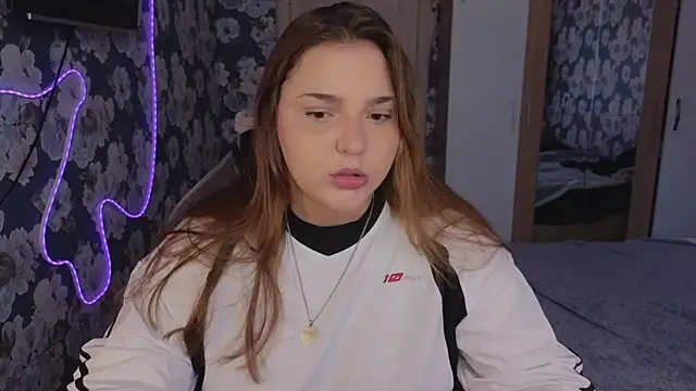  momiji  online show from 25, 4, 2026