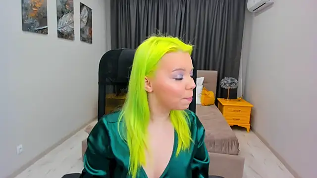 Snapshot of EnergyBunny_1 chatting on 4, 3, 2025 EnergyBunny 1 online show from 4, 3, 2025