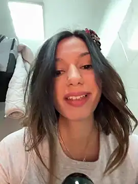 Snapshot of _MiaQueen_ chatting on 16, 3, 2025 MiaQueen online show from 16, 3, 2025