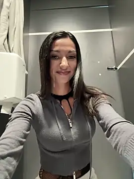 Snapshot of _MiaQueen_ chatting on 25, 9, 2025 MiaQueen online show from 25, 9, 2025