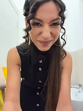 Snapshot of _MiaQueen_ chatting on 31, 7, 2026 MiaQueen online show from 31, 7, 2026