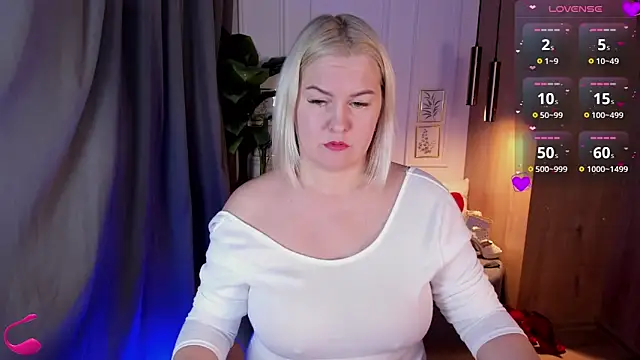 Snapshot of YolandaKiss chatting on 22, 2, 2025 YolandaKiss online show from 22, 2, 2025