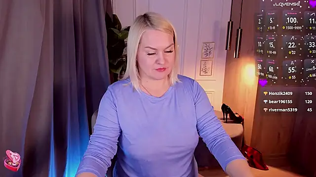 Snapshot of YolandaKiss chatting on 23, 3, 2025 YolandaKiss online show from 23, 3, 2025