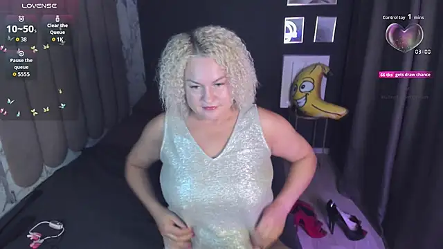 Snapshot of YolandaKiss chatting on 16, 9, 2025 YolandaKiss online show from 16, 9, 2025