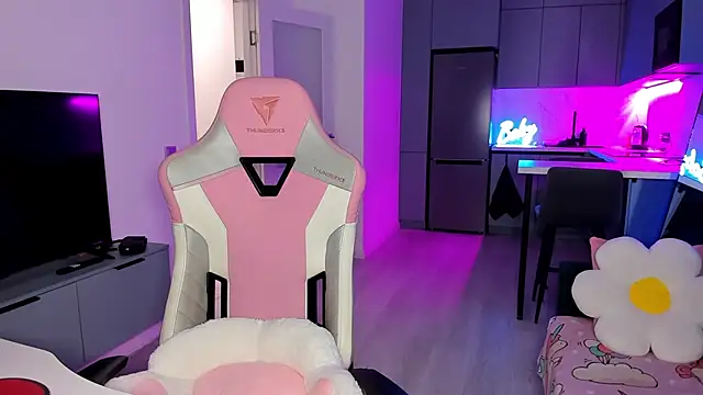 wow lovie online show from 11, 2, 2026