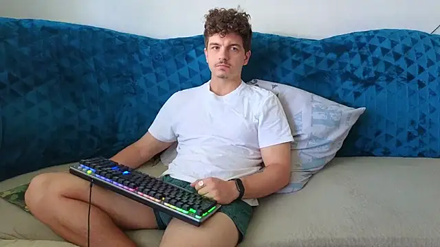 Snapshot of Remy_Miles chatting on 11, 9, 2025 Remy Miles online show from 11, 9, 2025