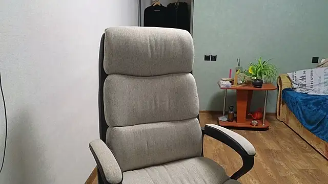 Snapshot of Remy_Miles chatting on 13, 11, 2025 Remy Miles online show from 13, 11, 2025