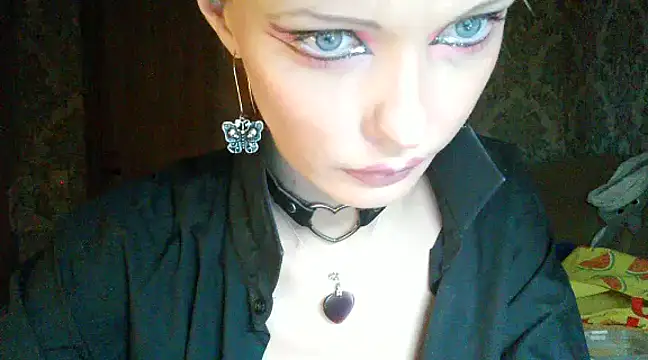 Snapshot of WildMissNiks chatting on 6, 12, 2024 WildMissNiks online show from 6, 12, 2024