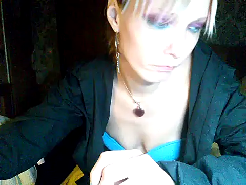Snapshot of WildMissNiks chatting on 10, 12, 2024 WildMissNiks online show from 10, 12, 2024