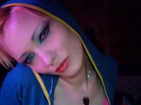 Snapshot of WildMissNiks chatting on 1, 2, 2025 WildMissNiks online show from 1, 2, 2025