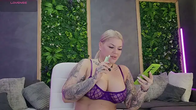 Raven Luna online show from 3, 7, 2026