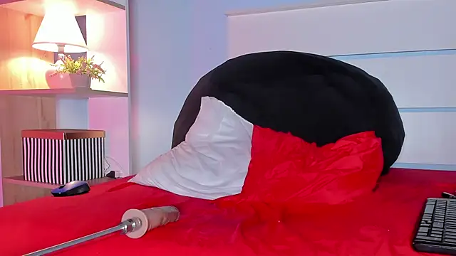 Snapshot of alicialittle chatting on 28, 12, 2024 alicialittle online show from 28, 12, 2024