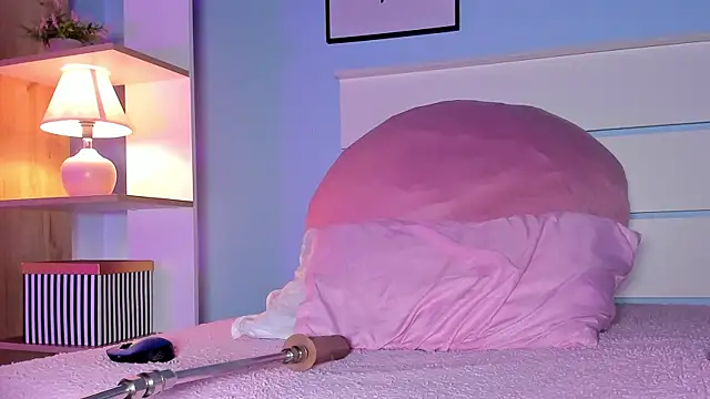 Snapshot of alicialittle chatting on 13, 2, 2025 alicialittle online show from 13, 2, 2025