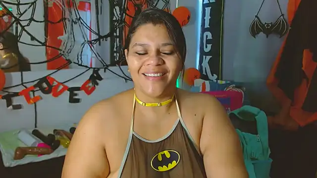 Snapshot of Selenna01 chatting on 17, 10, 2025 Selenna01 online show from 17, 10, 2025