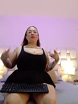 Snapshot of MiaYMolly chatting on 27, 9, 2025 MiaYMolly online show from 27, 9, 2025