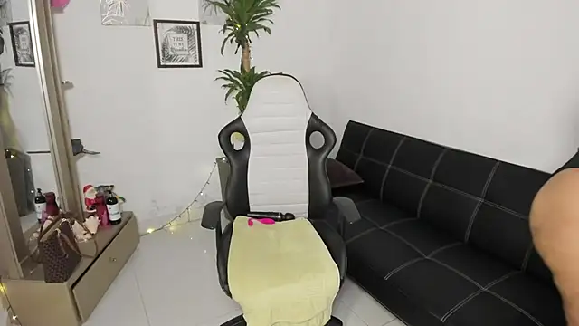 alyssannVhm online show from 20, 12, 2025