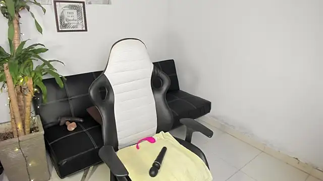 alyssannVhm online show from 5, 3, 2026