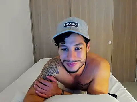 Snapshot of Sirs_papi chatting on 16, 12, 2025 Sirs papi online show from 16, 12, 2025