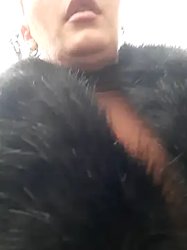 Snapshot of Dirtyfeelin chatting on 4, 12, 2024 Dirtyfeelin online show from 4, 12, 2024