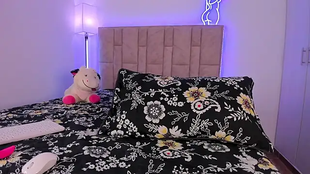 DannaTeen online show from 1, 3, 2025