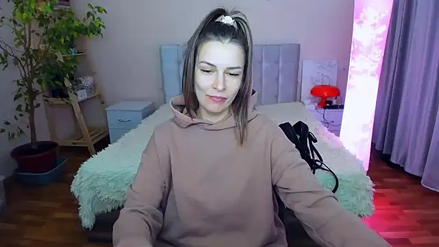 Snapshot of AlexiaDarren chatting on 11, 3, 2025 AlexiaDarren online show from 11, 3, 2025
