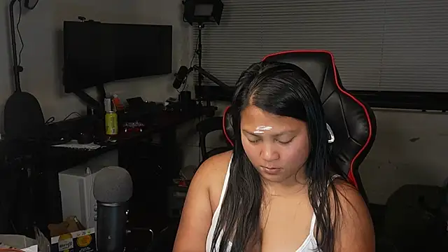 Snapshot of Bubbleliyah chatting on 28, 10, 2025 Bubbleliyah online show from 28, 10, 2025