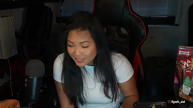 Snapshot of Bubbleliyah chatting on 13, 11, 2025 Bubbleliyah online show from 13, 11, 2025