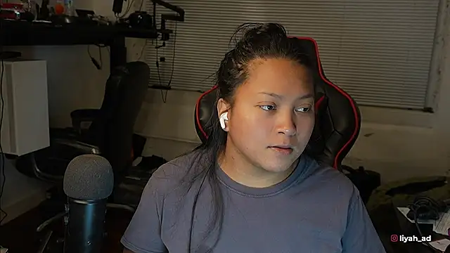 Snapshot of Bubbleliyah chatting on 4, 2, 2026 Bubbleliyah online show from 4, 2, 2026