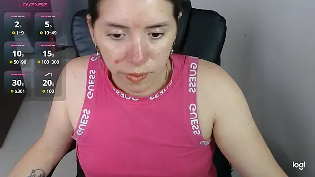 Snapshot of spicey_latina chatting on 19, 5, 2026 spicey latina online show from 19, 5, 2026