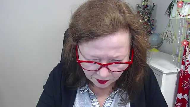 Adelewildx online show from 16, 1, 2025