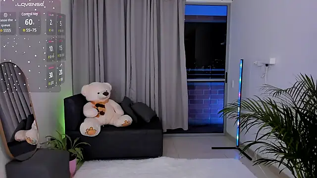 roxie gates  online show from 31, 1, 2025