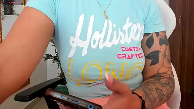 Snapshot of darsha_sahu chatting on 8, 1, 2025 darsha sahu online show from 8, 1, 2025