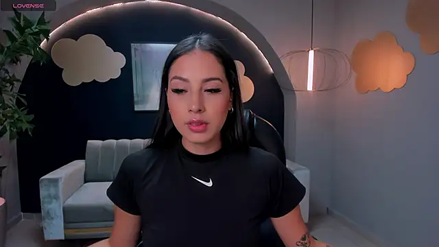 Snapshot of BrennaWalker chatting on 1, 2, 2025 BrennaWalker online show from 1, 2, 2025