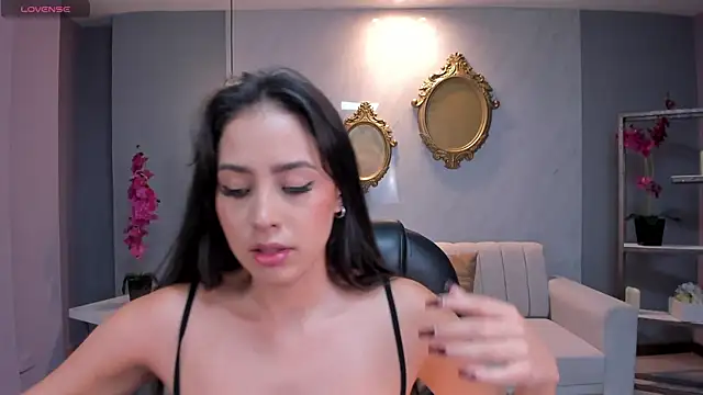 Snapshot of BrennaWalker chatting on 27, 2, 2025 BrennaWalker online show from 27, 2, 2025