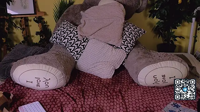 Snapshot of SuchArt_ chatting on 9, 12, 2024 SuchArt online show from 9, 12, 2024