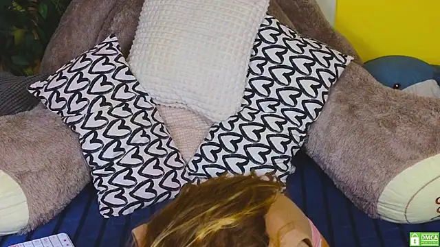 Snapshot of SuchArt_ chatting on 7, 1, 2025 SuchArt online show from 7, 1, 2025