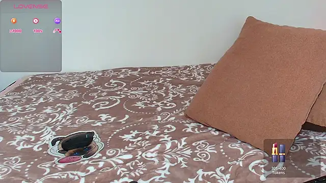 Snapshot of SuchArt_ chatting on 12, 10, 2025 SuchArt online show from 12, 10, 2025