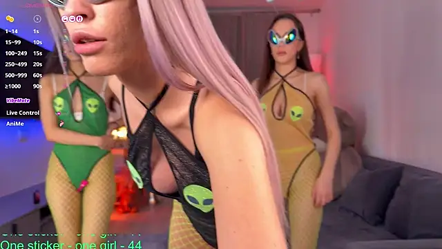 mikkixmeow online show from 23, 11, 2025